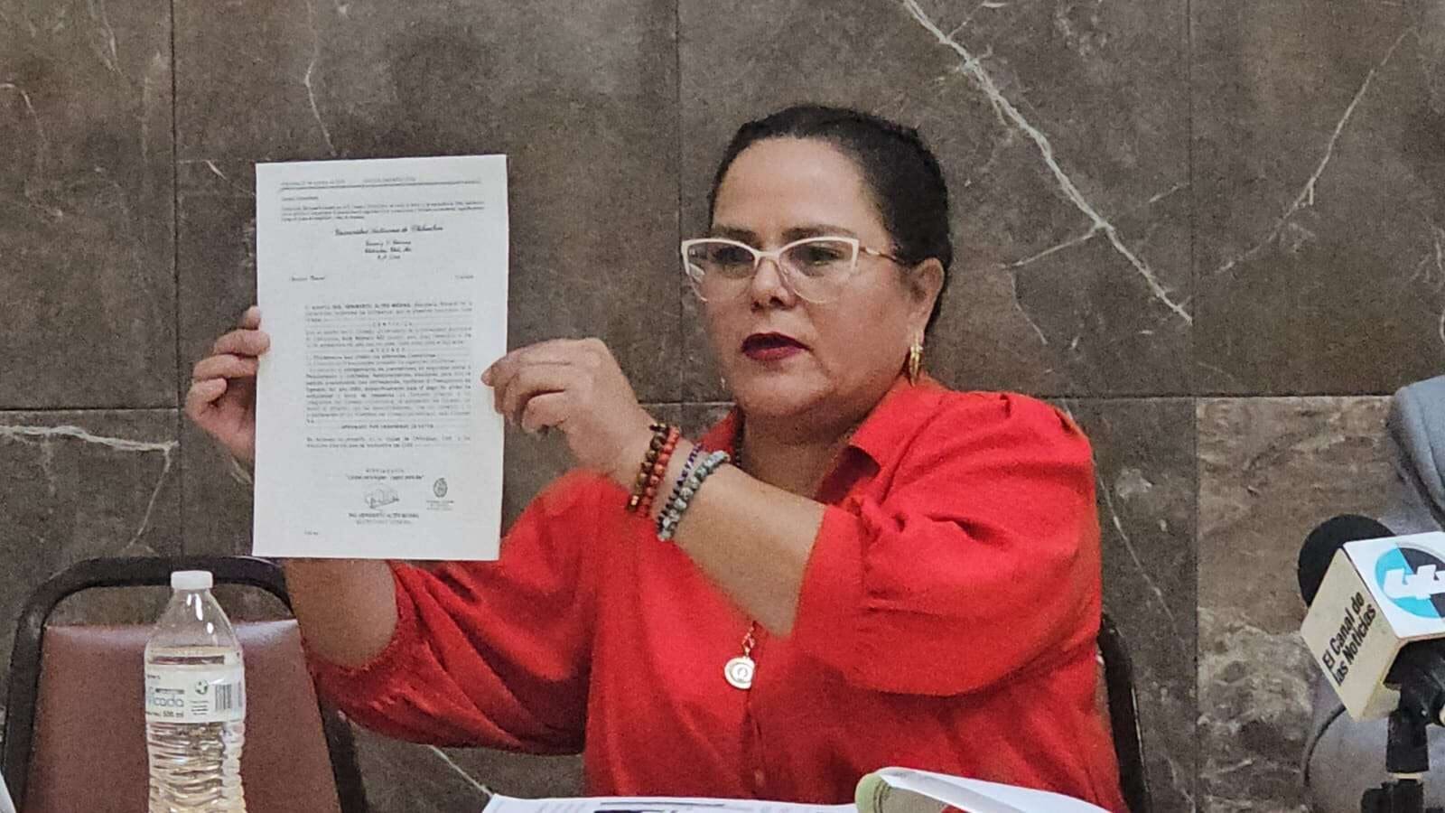 Más de mil empleados de la UACH podrían ir a huelga por falta de respuesta a sus demandas salariales y laborales. El sindicato está en sesión permanente y no descarta la medida de presión. Lee la nota completa aquí.
