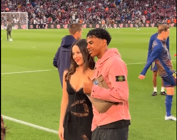 Olivia Rodrigo y Lamine Yamal protagonizaron el momento más viral del Clásico Barcelona-Real Madrid 2026. El encuentro previo al partido incendió las redes mientras el Barça se coronaba campeón de La Liga. Conoce los detalles aquí.
