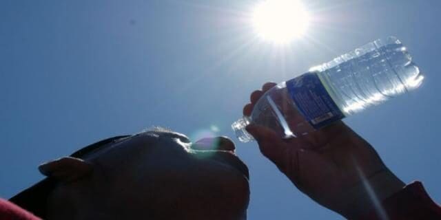 La Coordinación Municipal de Protección Civil y el Servicio Meteorológico Nacional informaron que Chihuahua enfrentará un fin de semana de calor intenso, con temperaturas máximas de 35 grados centígrados durante los tres días y condiciones mayormente estables acompañadas de rachas de viento de hasta 45 kilómetros por hora.
