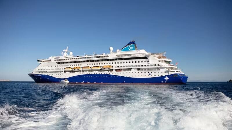 Dos cruceros registran brotes gastrointestinales simultáneos: el Caribbean Princess con más de 100 casos de norovirus cerca de las Bahamas, y el Ambition en Francia con una muerte y decenas de afectados bajo investigación sanitaria.
