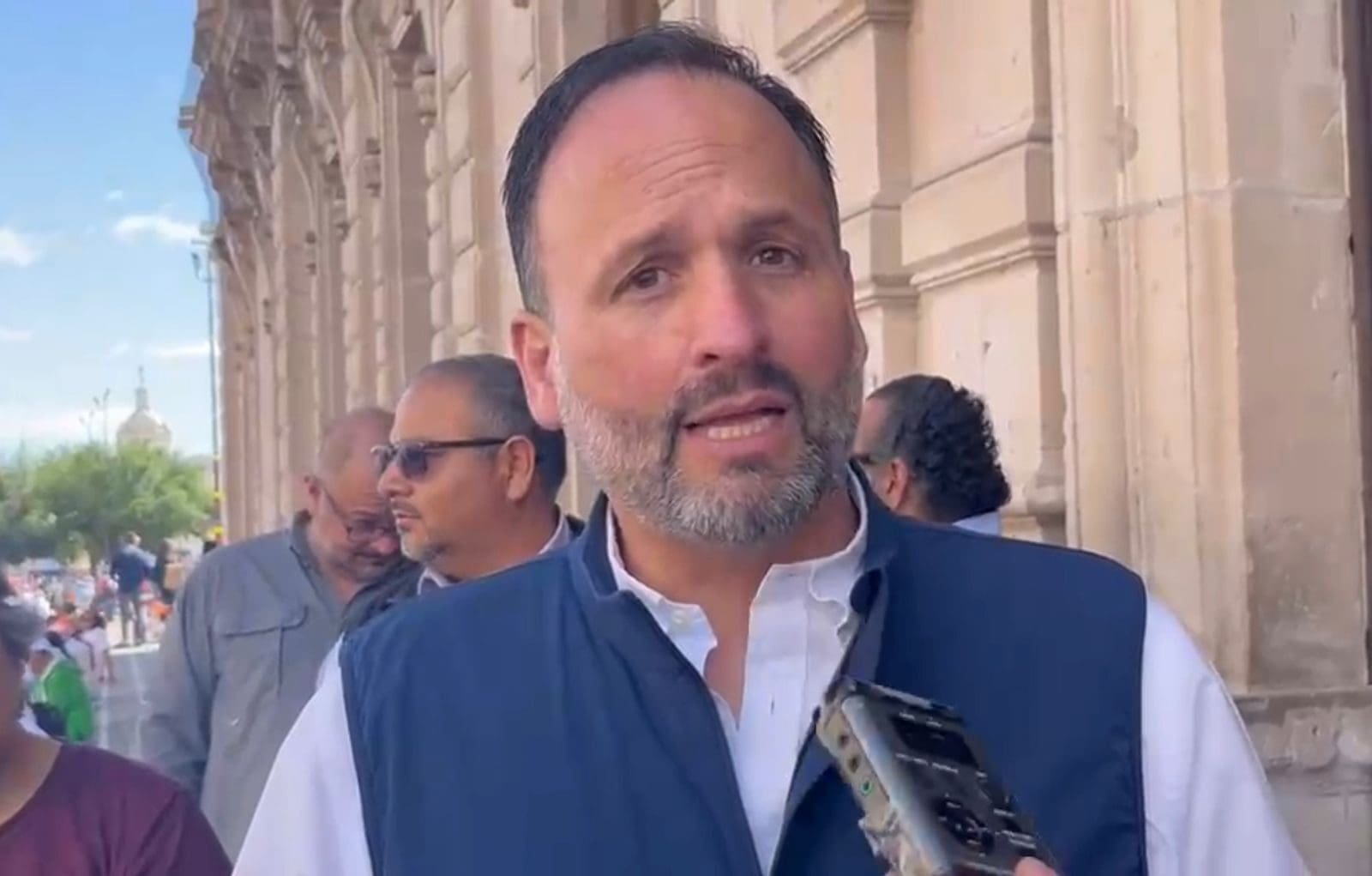 Santiago de la Peña acusa a Morena de incongruencia: exigen juicio a Maru Campos pero callaron ante las acusaciones de EU contra el gobernador de Sinaloa. Lee la postura del gobierno chihuahuense aquí.
