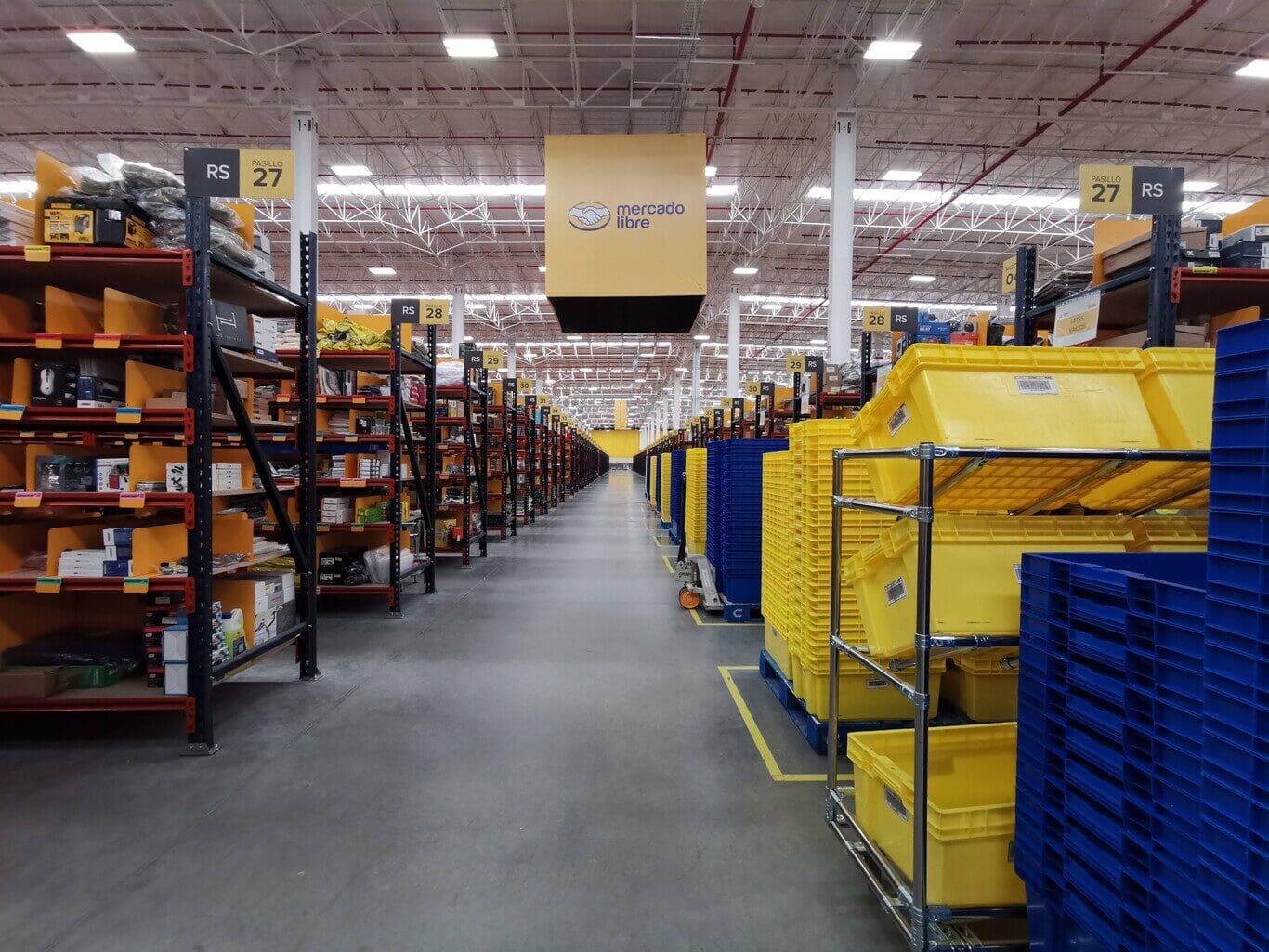 El secretario Jorge Chánez anunció la llegada de bodegas de Mercado Libre al sur de Chihuahua, cerca de Quinta Real y Juan Pablo II. Los trazos topográficos para la infraestructura vial asociada iniciarán en junio.
