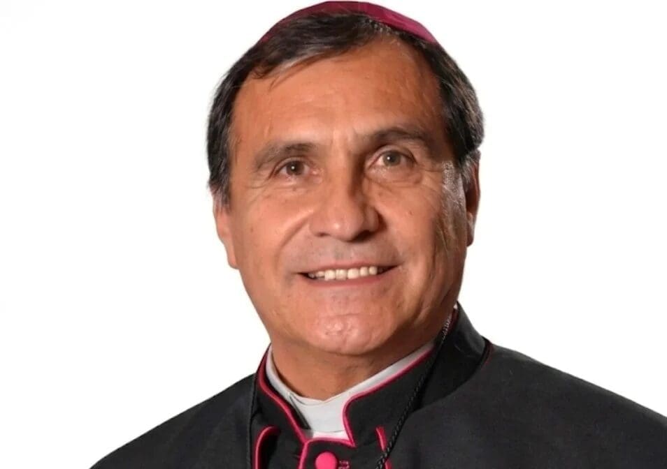 El obispo de la Tarahumara fue trasladado a Chihuahua tras presentar pancreatitis aguda.