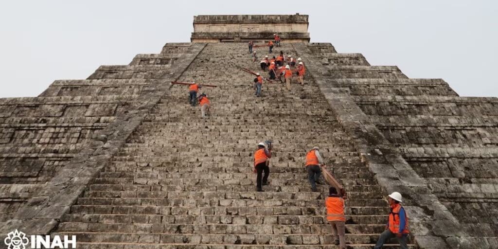 El INAH cerró Chichén Itzá como medida preventiva mientras artesanos mayas de Pisté negociaban su reubicación. La comunidad acusó de traición al gobierno de Yucatán y convocó una asamblea para definir sus próximas acciones.
