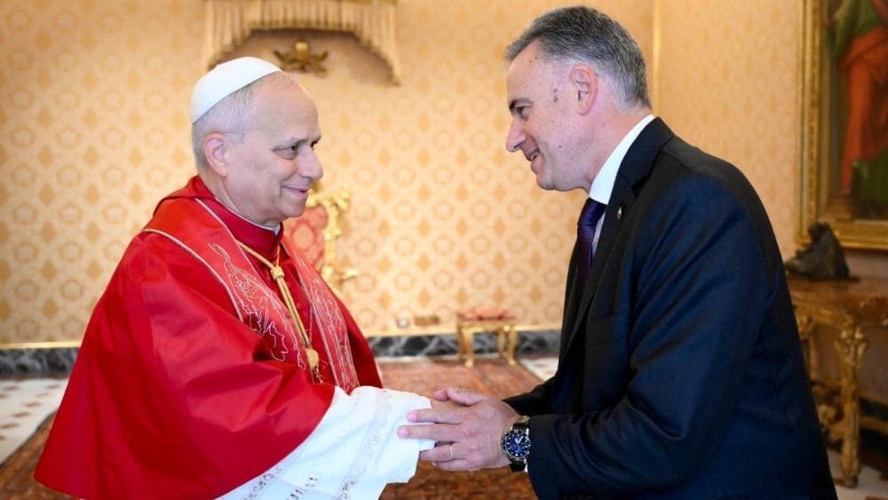 El intendente de Florida, Uruguay, afirmó que el papa León XIV visitará el país en noviembre con base en fuentes vaticanas. El cardenal Sturla lo calificó de casi seguro, pero no hay confirmación oficial del Vaticano.