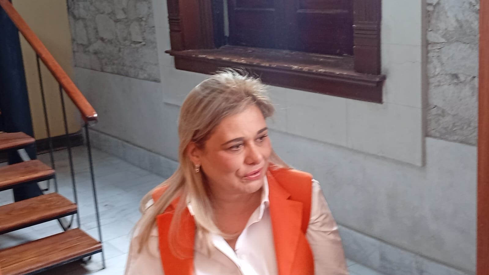 La gobernadora Maru Campos denuncia aplicación selectiva del fuero constitucional tras el operativo que evitó la detención de Javier Corral.