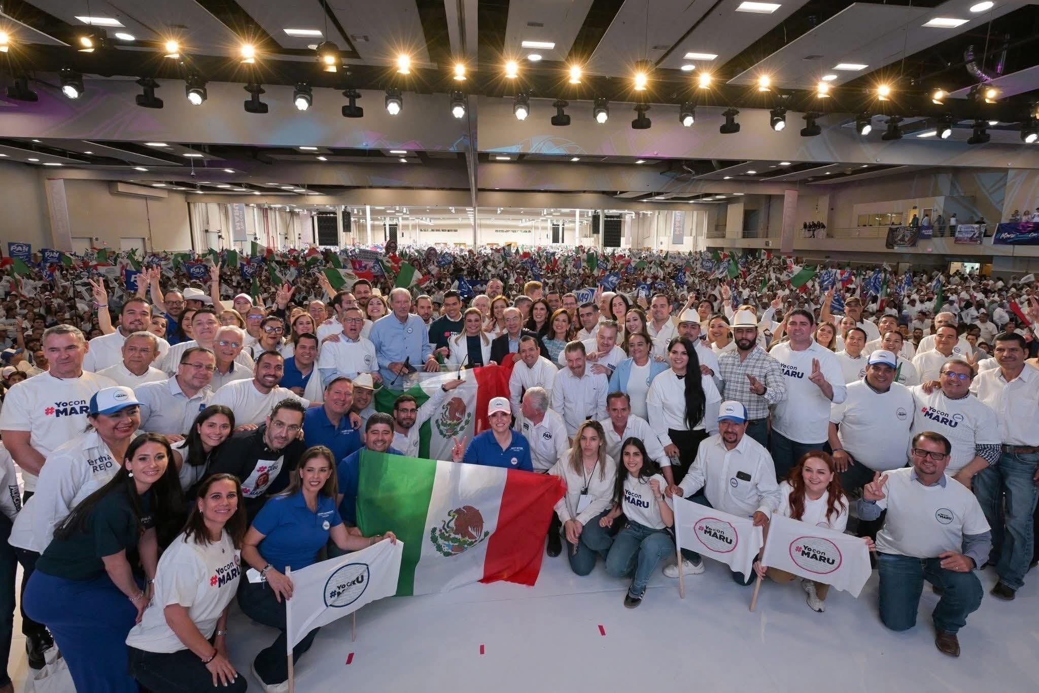 Lleno total en el Centro de Convenciones de Chihuahua para la concentración de apoyo #YoConMaru.