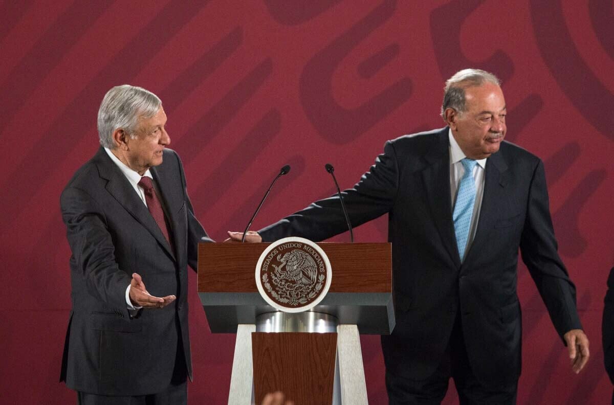 En su conferencia anual, el empresario Carlos Slim reveló detalles sobre la negativa a Telmex para operar televisión de paga en el país.