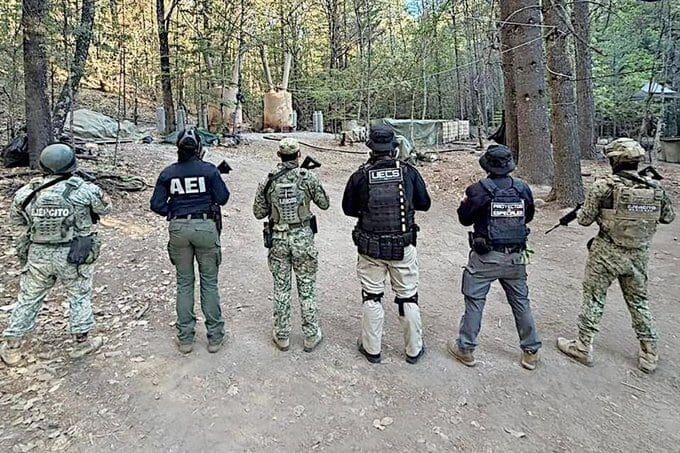 La FGR citó a 50 personas a declarar por el caso del operativo con agentes de la CIA en Chihuahua. Advierte que aplicará todo el peso de la ley. Conoce los detalles de la investigación y qué busca esclarecer.
