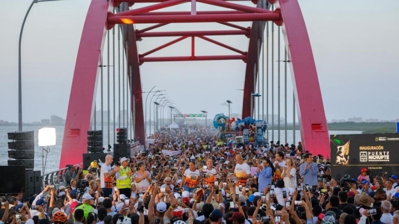 Sheinbaum inauguró el Puente Vehicular Nichupté en Cancún: 11.2 kilómetros sobre la Laguna Nichupté, gratuito, con ciclovía y tecnología Top Down inédita en México. El segundo más largo de América Latina. Conoce todos los detalles aquí.
