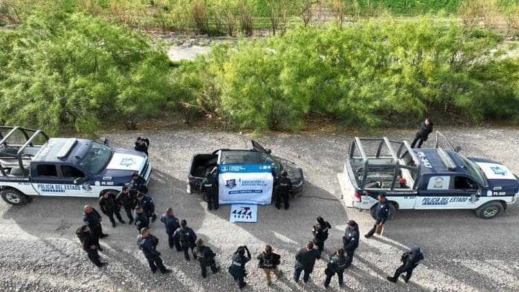 La SSPE recuperó en Ojinaga cuatro pistolas, cinco cargadores y 53 cartuchos robados a la empresa de seguridad Grupo 13 en San Felipe. Un operativo con drones y la Plataforma Centinela hicieron posible el hallazgo. Conoce los detalles aquí.
