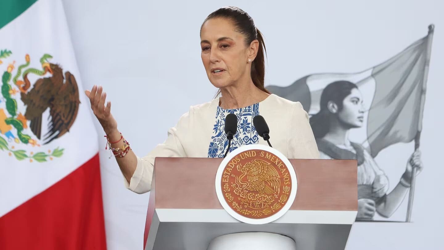 Sheinbaum usó el 164 aniversario de la Batalla de Puebla para advertir que quienes buscan intervención extranjera y quienes creen que se arrodilla "están destinados a la derrota". Conoce el discurso completo.
