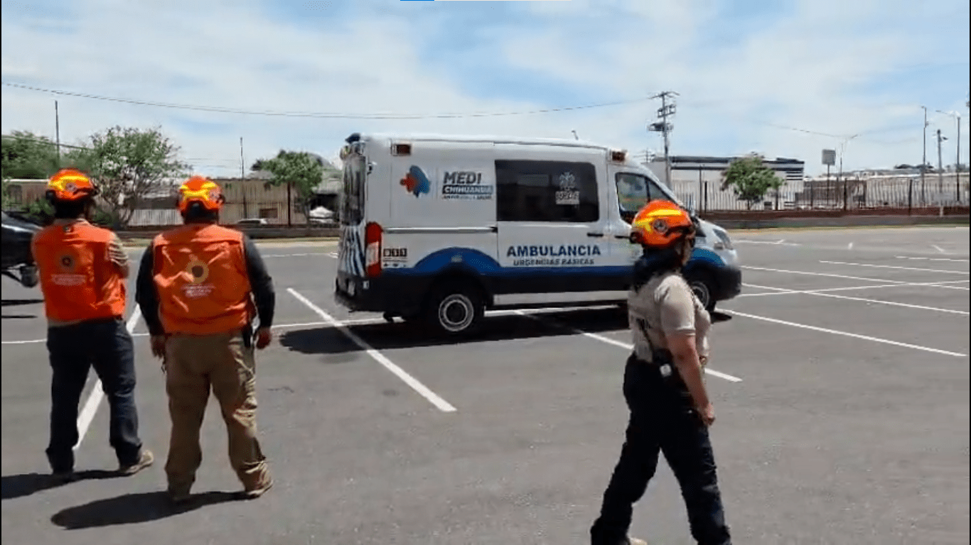 La CEPC coordinó el traslado aeromédico de un hombre con quemaduras desde Ciudad Juárez a Chihuahua en helicóptero Bell 429 de la SSPE. El paciente fue ingresado al área especializada del Hospital General Salvador Zubirán. Conoce los detalles aquí.
