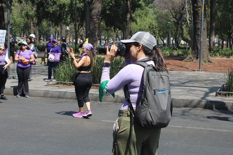 Artículo 19 documenta que México fue en 2025 el país más peligroso para el periodismo en América Latina, con 7 asesinatos, 451 agresiones y el uso del Estado como mecanismo de censura. Lee el informe completo aquí.
