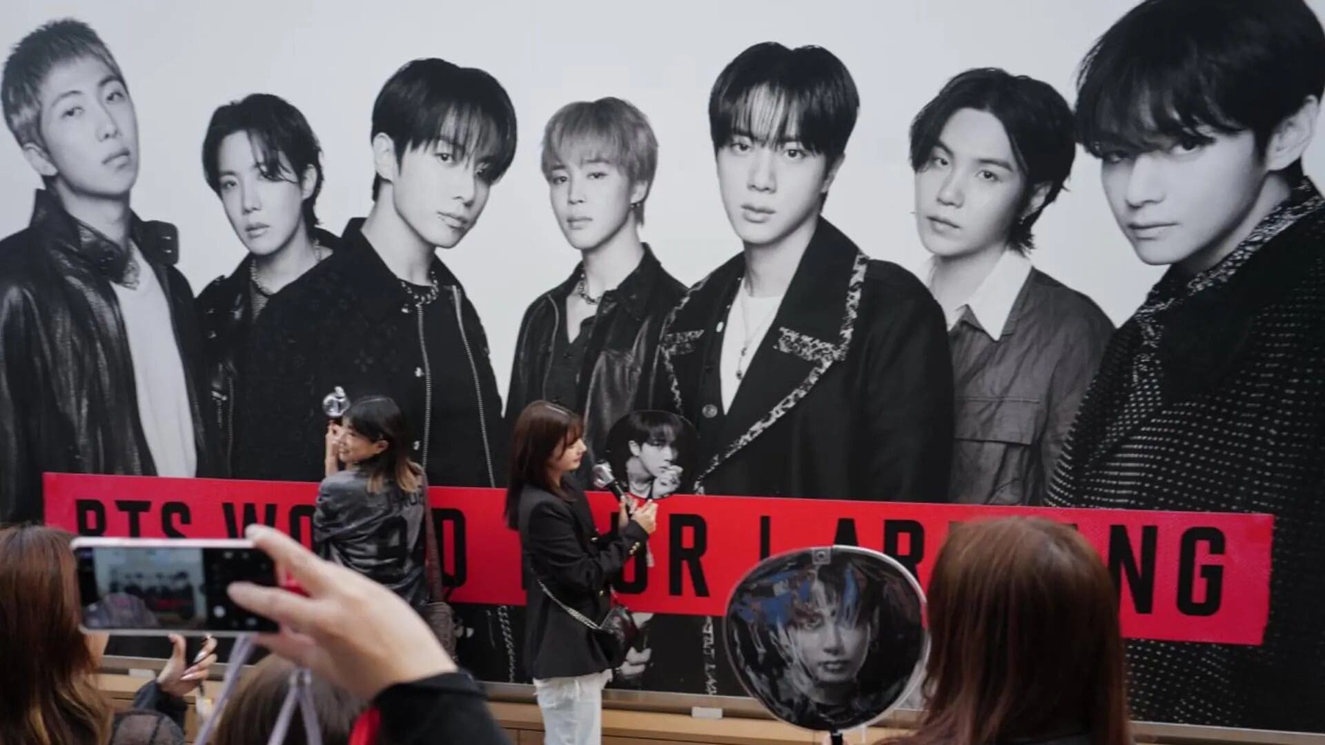 Sheinbaum confirmó que BTS visitará Palacio Nacional este miércoles a las 5 pm y saludará a fans desde el balcón. La presidenta también reveló que pidió más conciertos al presidente de Corea. Conoce todos los detalles aquí.

