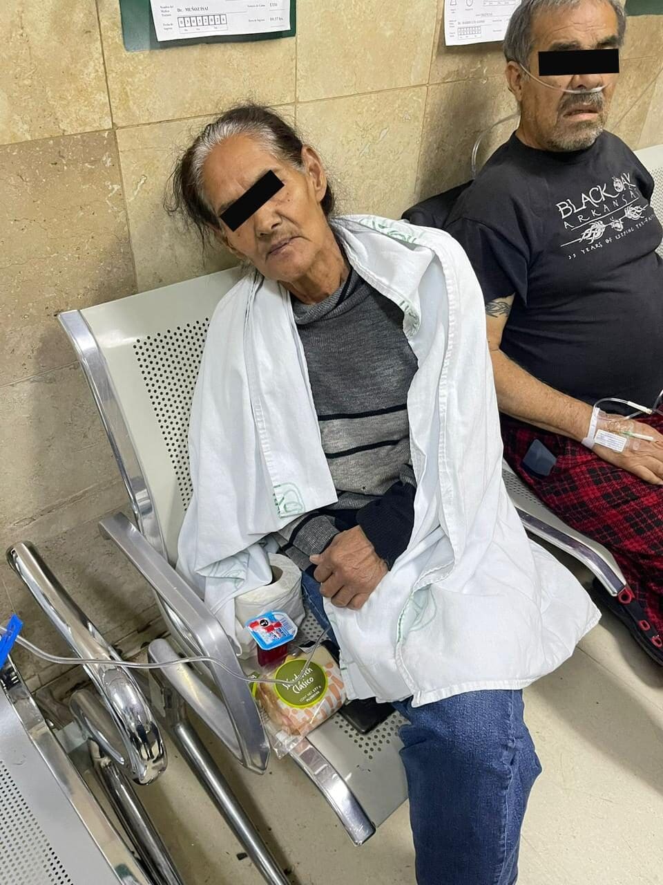 Familiares denuncian que el IMSS Morelos en Chihuahua presionó a una adulta mayor de 70 años para firmar un alta voluntaria, condicionando su traslado a otro hospital. La paciente salió sin diagnóstico tras tres días. Conoce el caso completo aquí.
