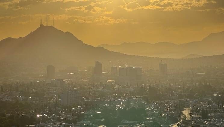 Fresco Día del Trabajo en Chihuahua: 15°C de mínima, 28°C de máxima y ráfagas de viento. El sábado baja a 23°C. Lee el pronóstico del SMN para este viernes y el fin de semana aquí.
