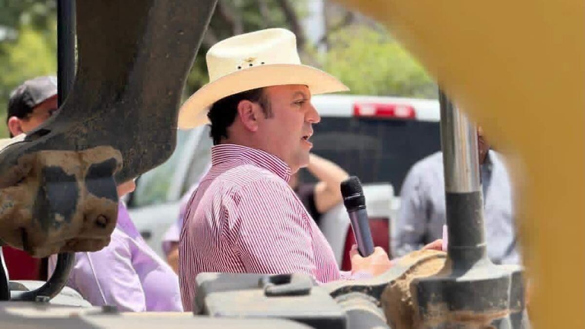 El presidente del Congreso, Guillermo Ramírez, afirmó que Chihuahua cumplió con los protocolos ganaderos ante la crisis del gusano barrenador.