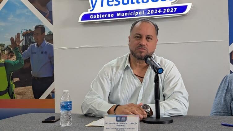 El Municipio de Chihuahua realiza la entrega de hule negro, láminas y kits de impermeabilización para proteger techos de las lluvias.