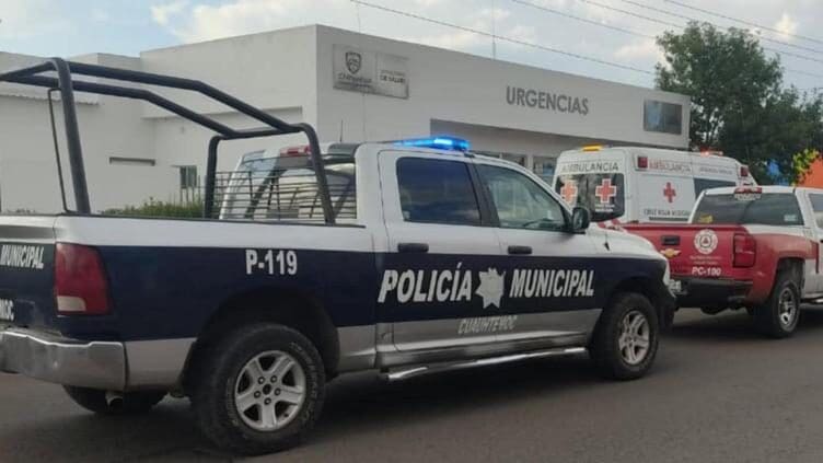 Un joven de 19 años falleció durante la madrugada tras una volcadura en la carretera de El Vallecillo a Tutuaca, en Temósachic. Llegó sin vida al hospital con traumatismo craneoencefálico severo; la Fiscalía investiga el caso.
