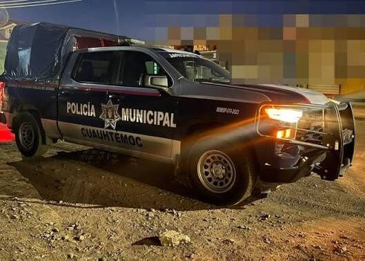Detienen a un hombre en Cuauhtémoc por presuntamente agredir con un cuchillo a su esposa dentro de una vivienda de la zona centro.