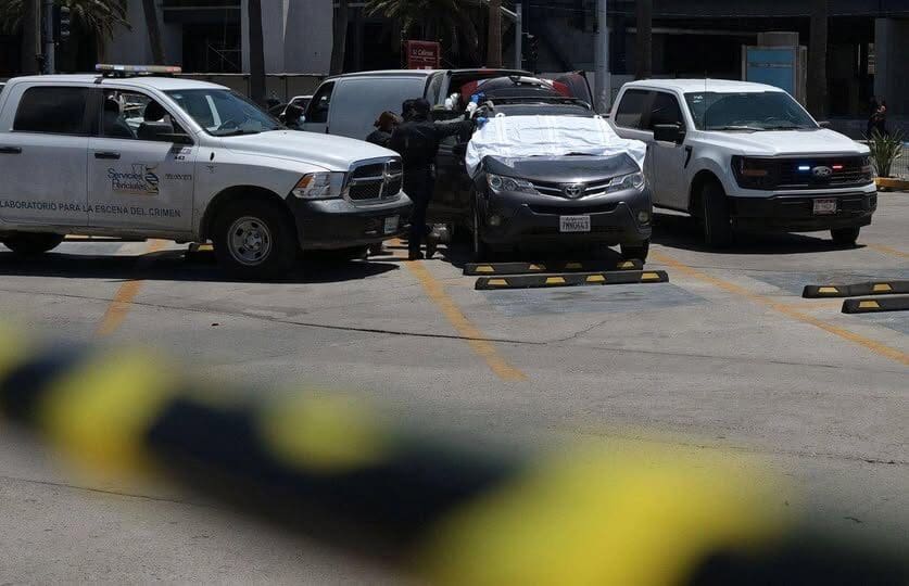 Hallan un cadáver dentro de un vehículo estacionado frente al Estadio de Tijuana, donde entrenaba la selección de Irán durante el Mundial 2026.