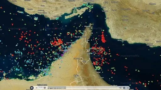Petroleros iraníes retomaron el tránsito por el estrecho de Ormuz tras el levantamiento del bloqueo naval estadounidense.