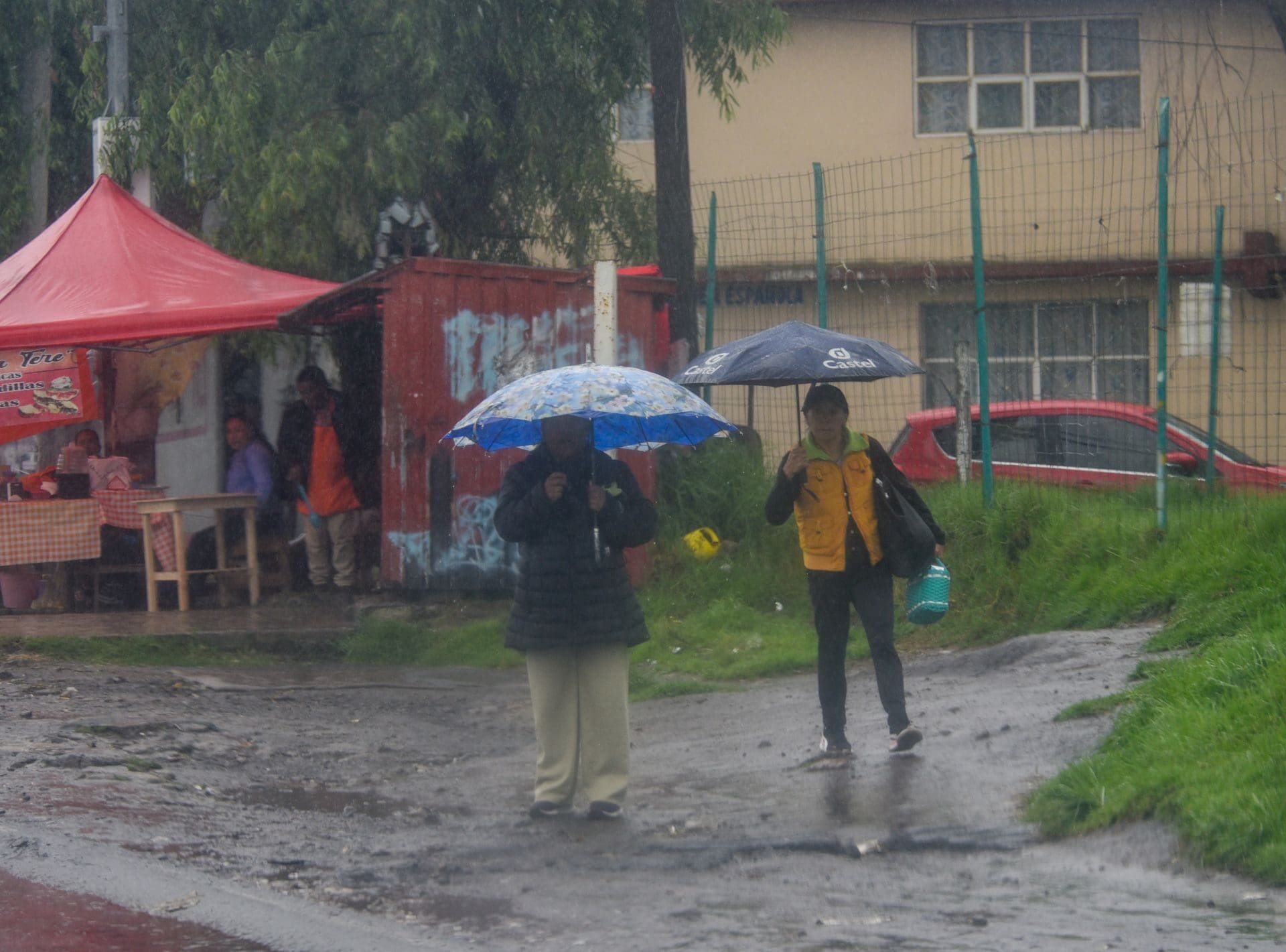 La onda tropical 9 mantendrá las lluvias en México tras la salida de la onda tropical 8, informó el Servicio Meteorológico Nacional.