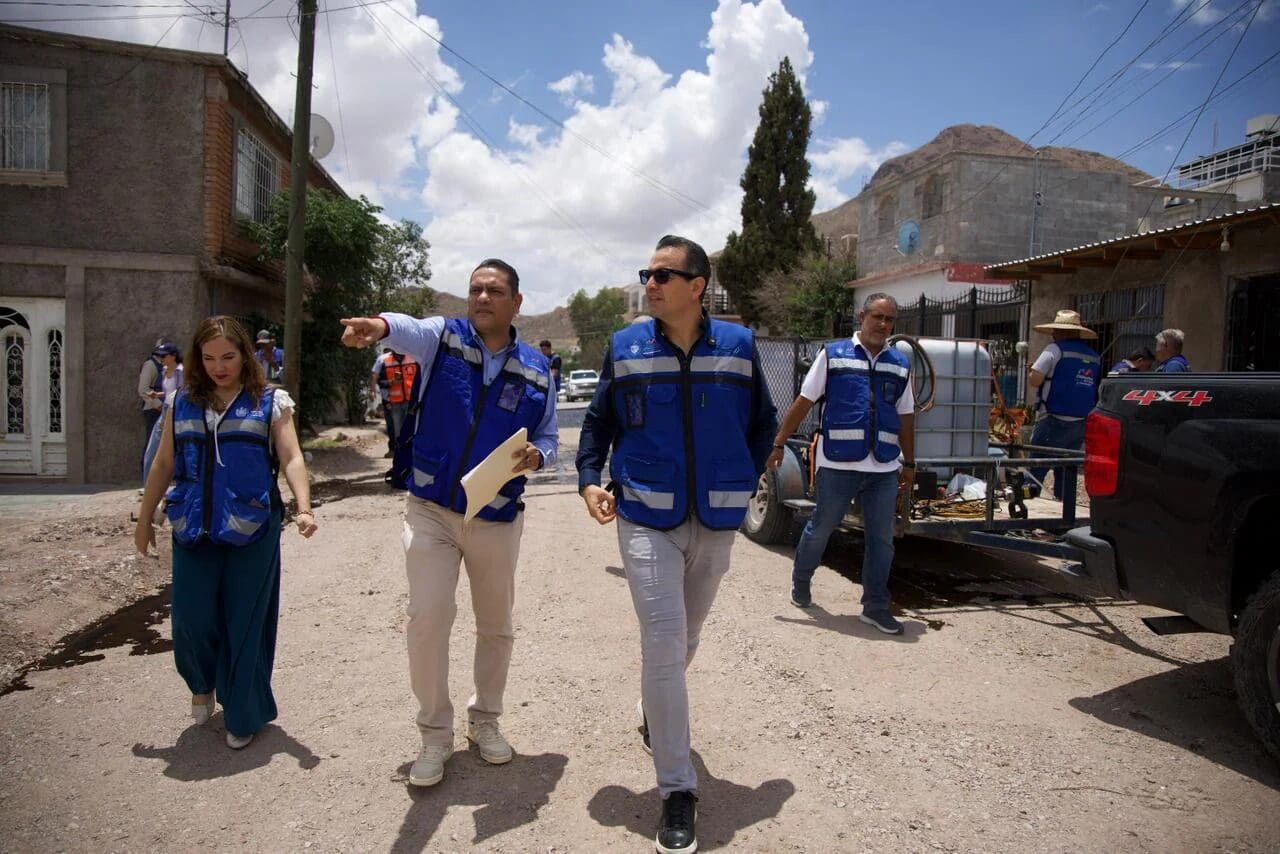 Marco Bonilla supervisó los trabajos de pavimentación en la calle 38 1/2 de la colonia Unidad Proletaria, obra incluida en el Presupuesto Participativo 2026.