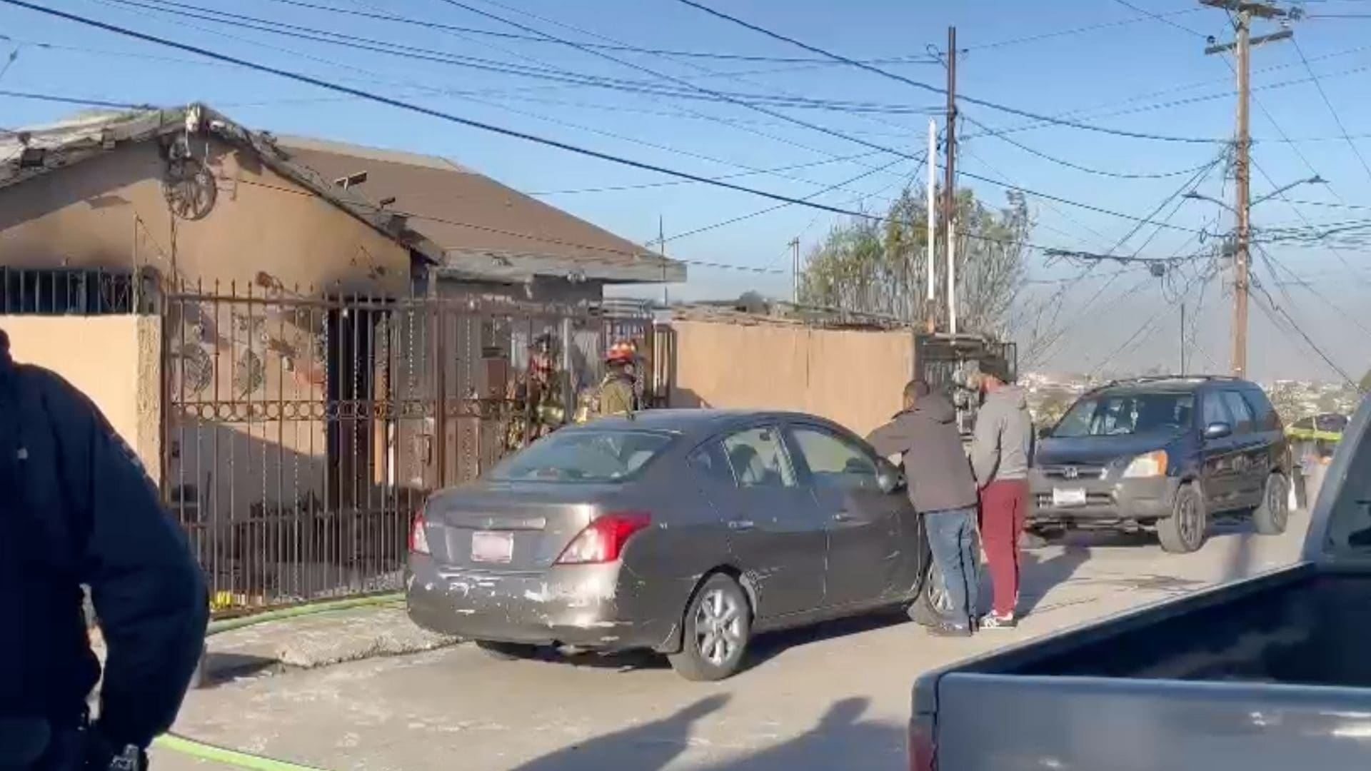 El Municipio de Chihuahua entregó materiales de construcción a una familia que perdió su vivienda en un incendio ocurrido en mayo en la colonia Francisco Villa.