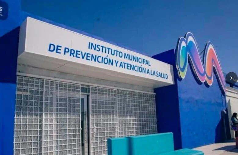 La Clínica IMPAS Punta Oriente suspendió temporalmente sus servicios debido a una falla en el suministro eléctrico. Autoridades informarán sobre la reanudación de actividades.