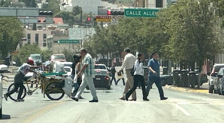 La onda de calor continuará en Chihuahua con temperaturas de hasta 42°C, fuertes vientos, posibles tolvaneras y lluvias aisladas en zonas serranas.