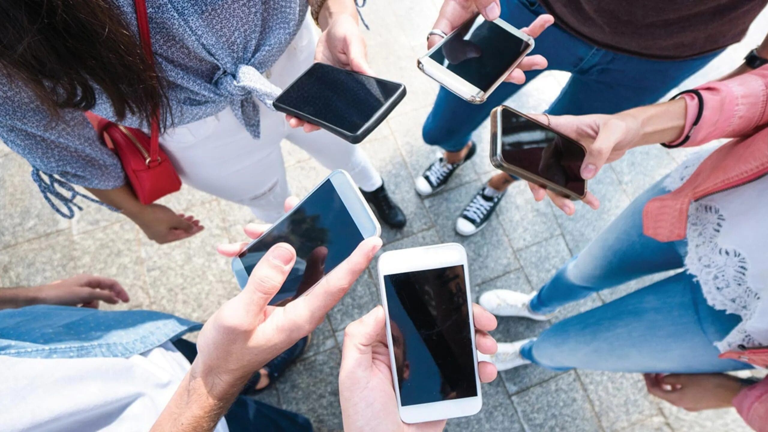 La CRT extendió hasta diciembre el plazo para registrar líneas celulares. Conoce las nuevas fechas, los requisitos y las consecuencias de no completar la vinculación.