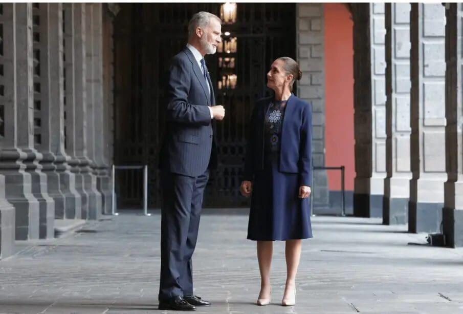 Claudia Sheinbaum reveló que dialogó con el rey Felipe VI sobre el reconocimiento a los pueblos indígenas y la cooperación cultural entre México y España.