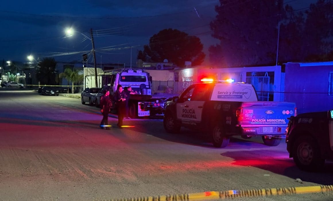 Un joven fue localizado sin vida en una vivienda de la colonia Villa Juárez; la Fiscalía investiga las causas del fallecimiento.