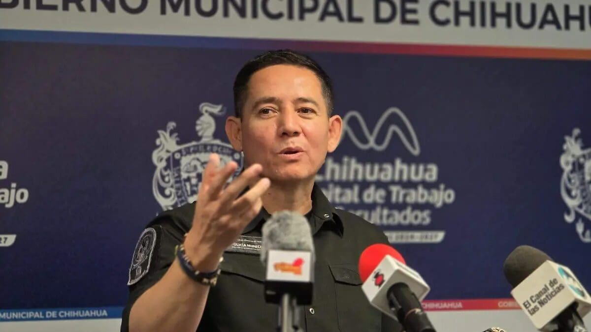 Julio César Salas desmintió los rumores sobre su renuncia y aseguró que permanecerá al frente de la Policía Municipal hasta concluir la administración.