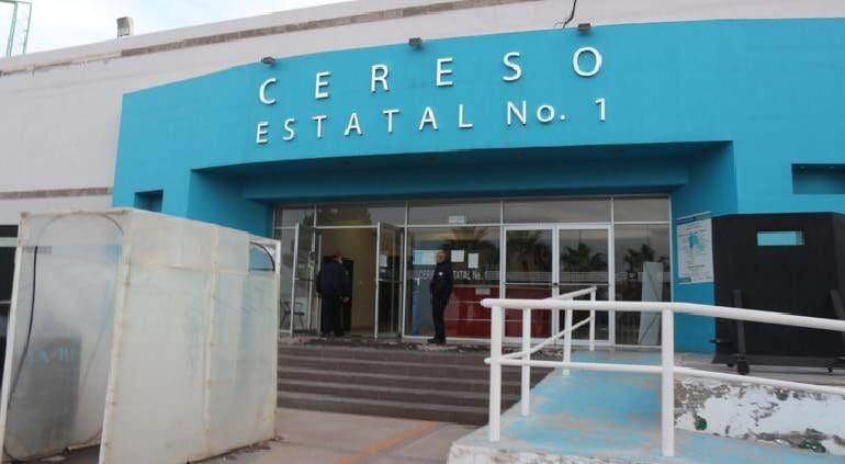 Un interno de nuevo ingreso murió durante su registro en el Cereso Número 1 de Aquiles Serdán; la Fiscalía y la SSPE investigan las causas del fallecimiento.