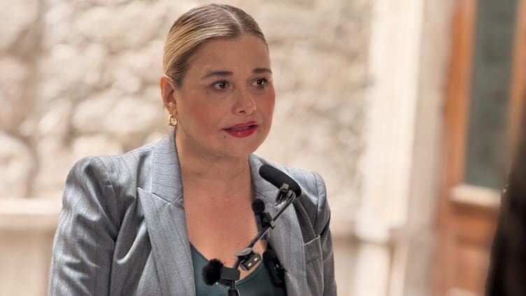 Maru Campos pidió al Congreso del Estado aprobar el crédito para construir la Poniente 5 y mejorar la movilidad en Chihuahua capital.