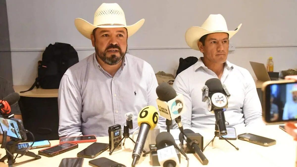 Mauro Parada anunció medidas sanitarias, vigilancia y entrega de medicamentos para contener el gusano barrenador en Chihuahua.