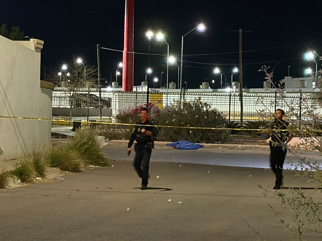 La FEM investiga el asesinato de una mujer en Jardines de San Agustín, donde fue detenido su presunto agresor tras una discusión.
