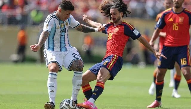 España dominó la posesión y las estadísticas durante el primer tiempo de la final del Mundial 2026, aunque Argentina mantuvo el empate sin goles.
