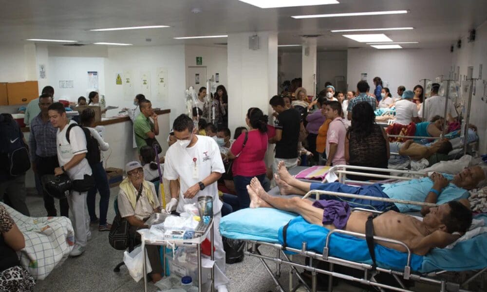 Los terremotos agravaron la crisis sanitaria en Venezuela, donde hospitales saturados, escasez de insumos y daños estructurales complican la atención médica.