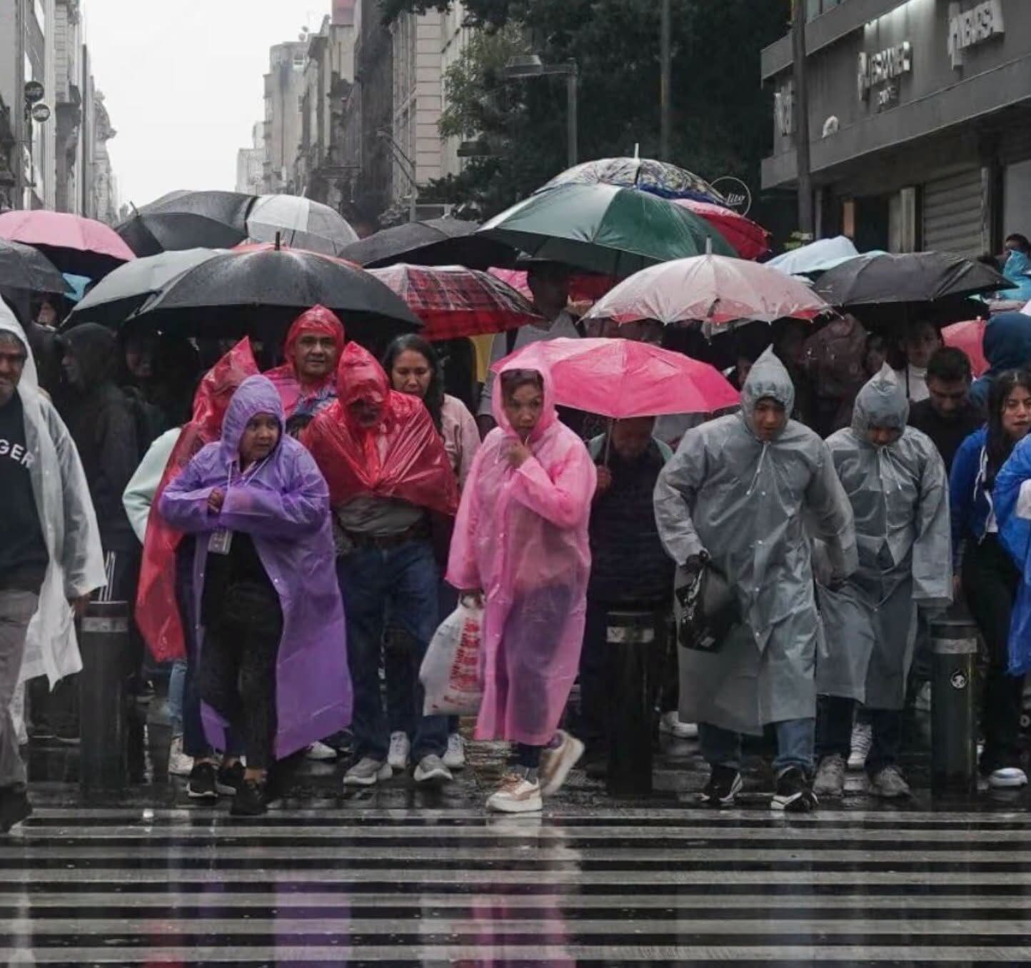 El pronóstico del clima anticipa lluvias, tormentas eléctricas y posible granizo durante el partido entre México e Inglaterra en el Mundial 2026.
