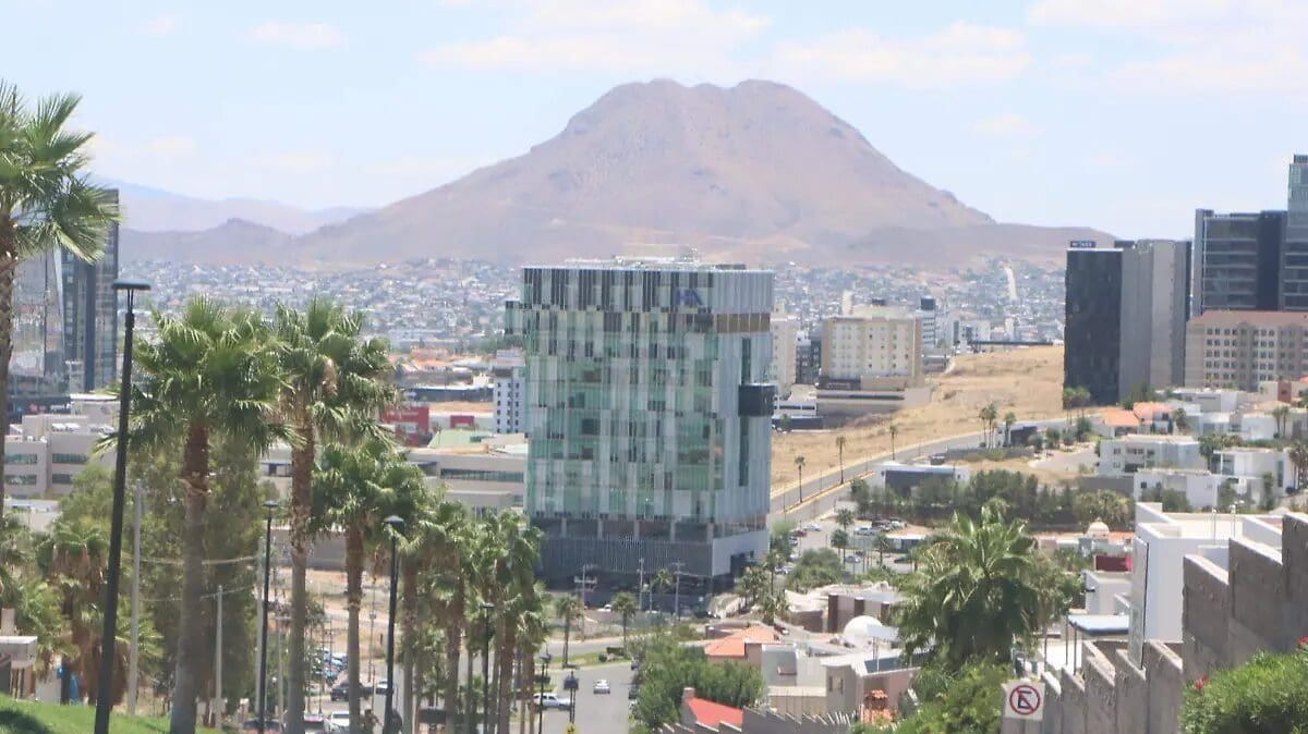 Protección Civil pronostica temperaturas de hasta 38°C en Chihuahua capital este fin de semana y emite recomendaciones para prevenir riesgos por el calor.