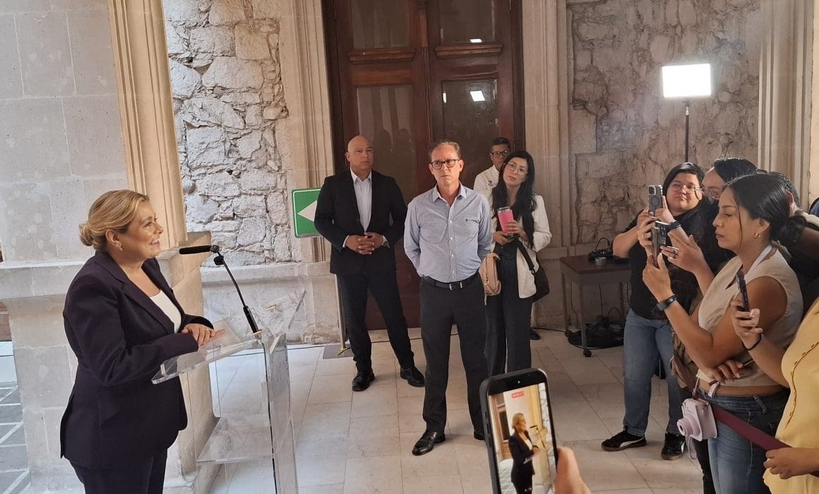 Maru Campos respondió a la polémica por la asistencia de Fernando Álvarez Monje al partido de México e Inglaterra y negó el uso de recursos públicos.