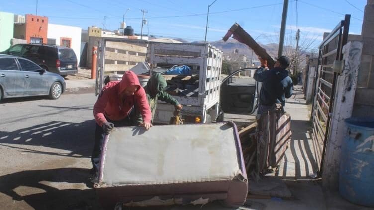 El Gobierno Municipal realizará un Mega Destilichadero en Punta Oriente los días 11 y 12 de julio para retirar tiliches y objetos de gran tamaño de la colonia.