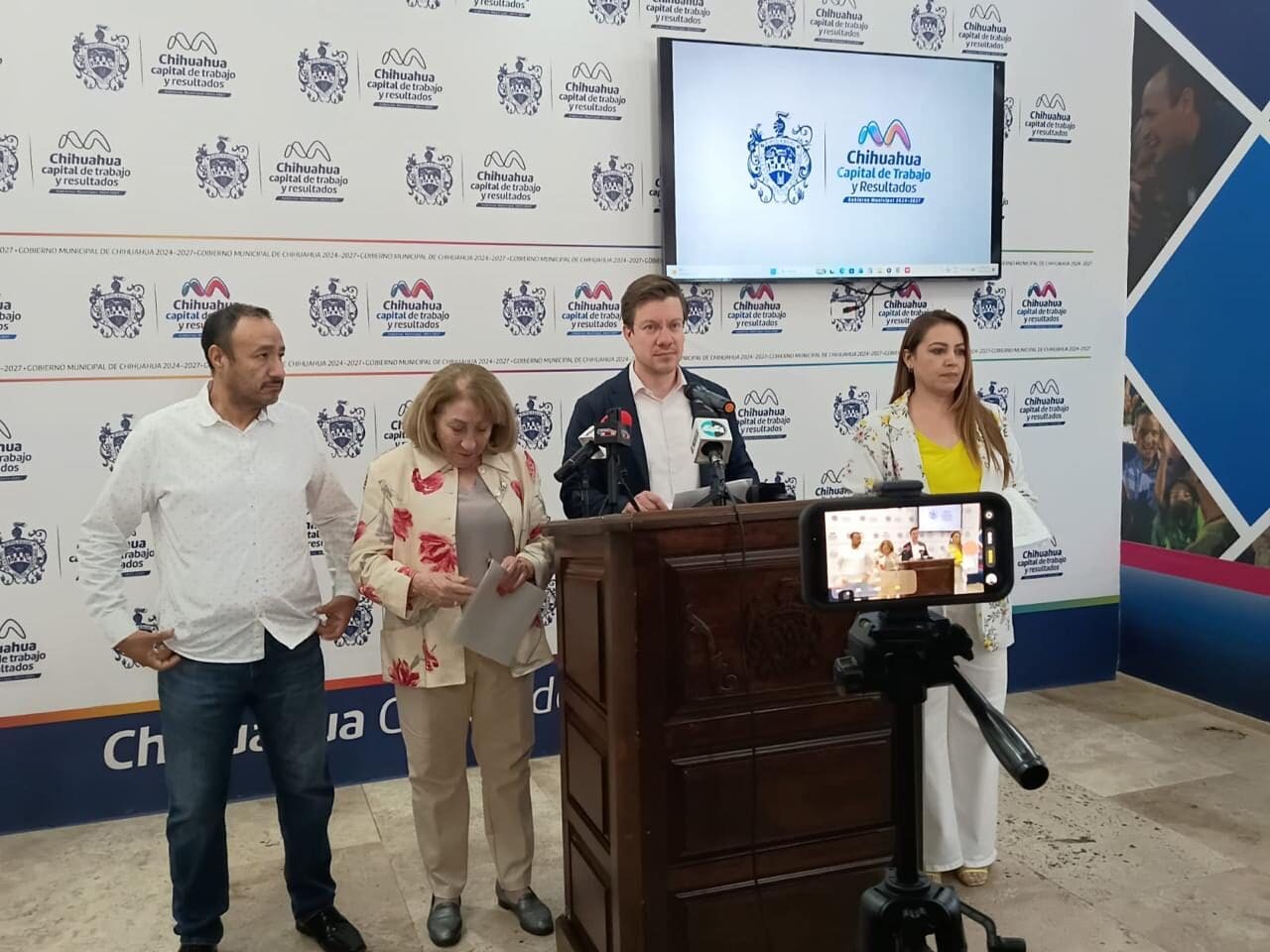 El Gobierno Municipal entregó a Morena el expediente completo del proyecto Poniente 5 e invitó a instalar una mesa técnica para revisar su viabilidad.