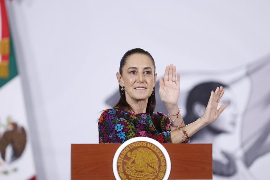 Claudia Sheinbaum anunció acciones jurídicas tras la muerte de un migrante mexicano durante un operativo de ICE en Estados Unidos.