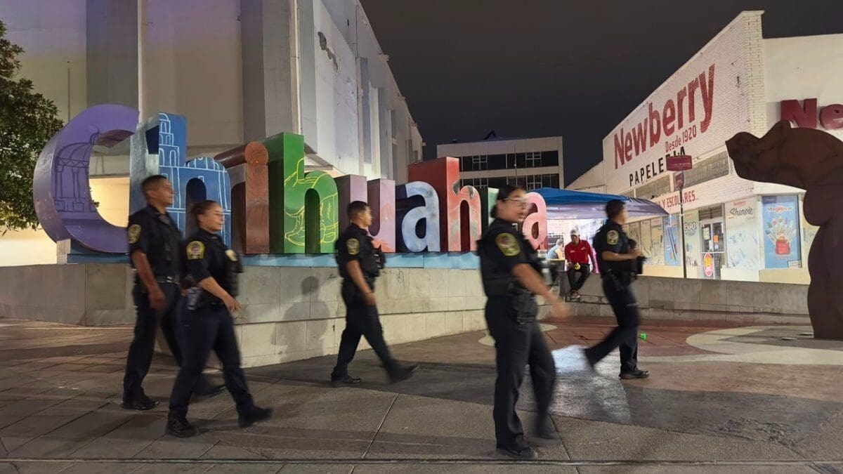 La vigilancia nocturna en el Centro Histórico de Chihuahua se mantiene con recorridos pedestres y patrullajes para prevenir robos y reforzar la seguridad de comerciantes y visitantes.