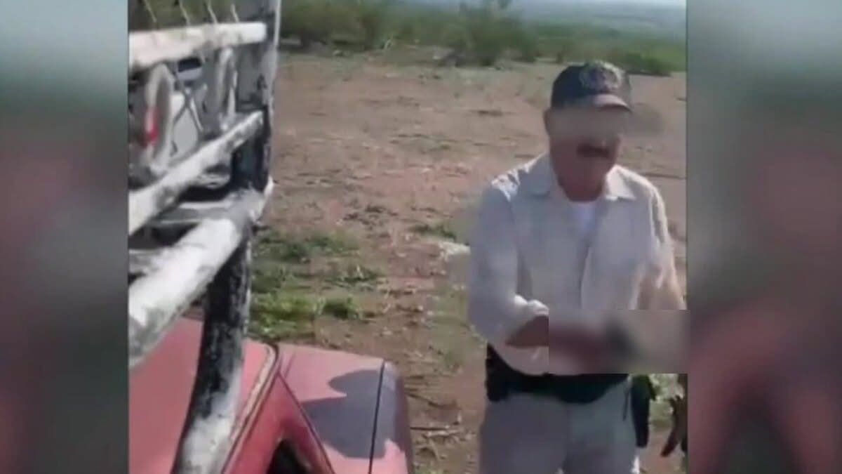 Un hombre murió y su hijo resultó herido tras un ataque armado presuntamente relacionado con una disputa por terrenos en Julimes, Chihuahua.